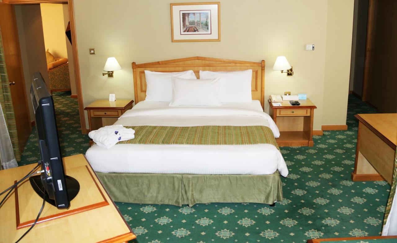 Grand Continental Hotel Абу Даби Екстериор снимка