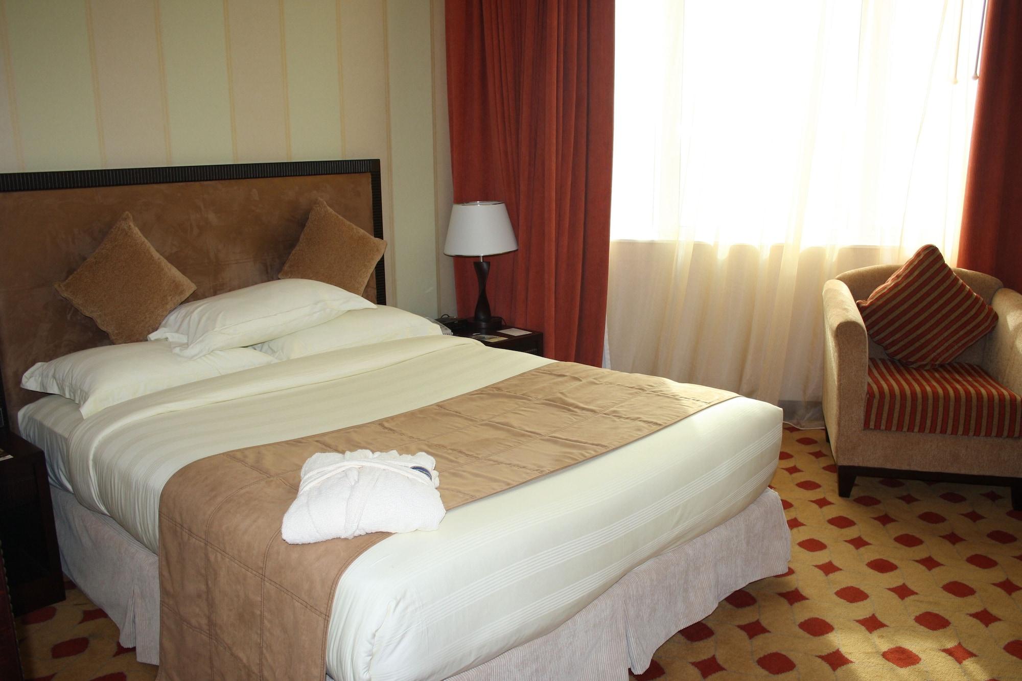 Grand Continental Hotel Абу Даби Екстериор снимка