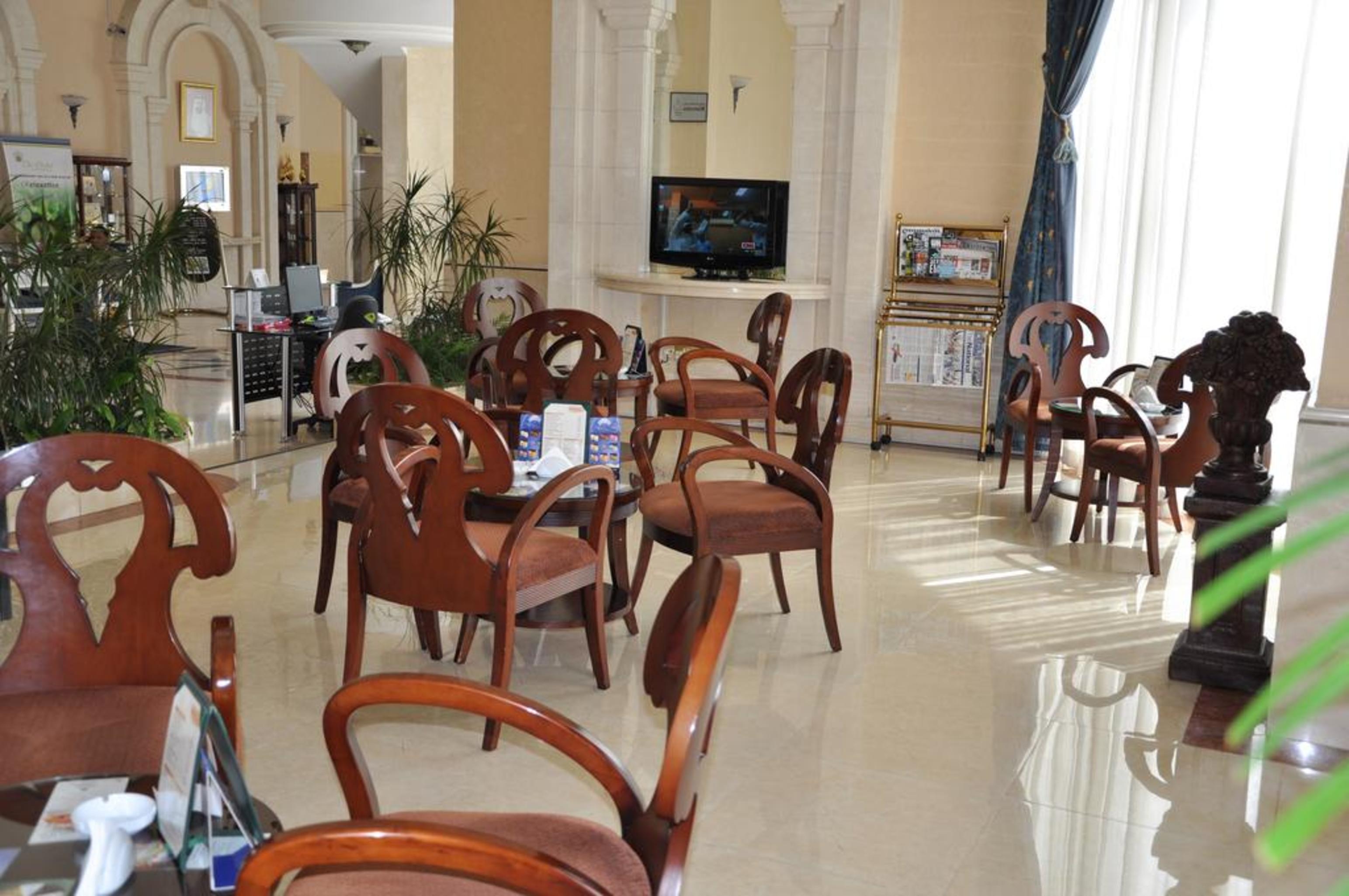 Grand Continental Hotel Абу Даби Екстериор снимка
