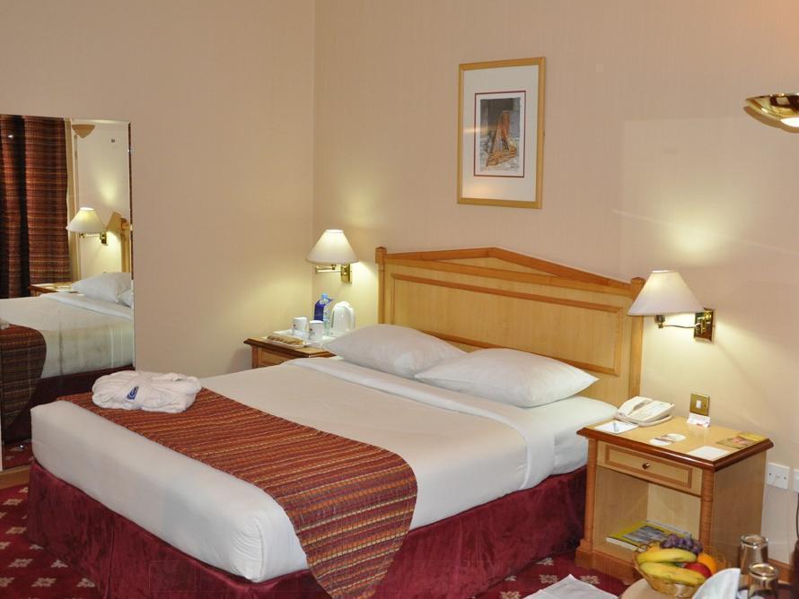Grand Continental Hotel Абу Даби Екстериор снимка