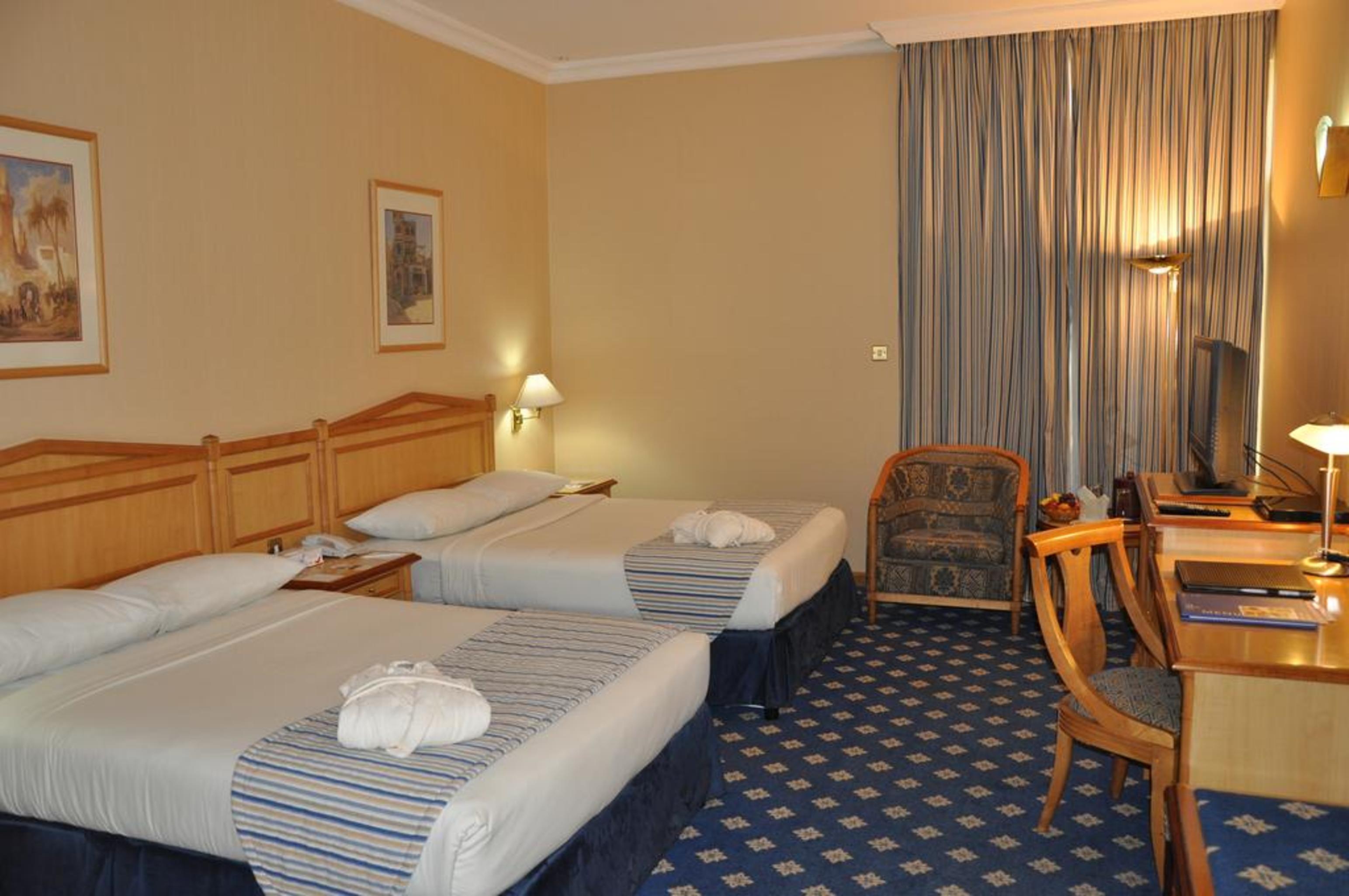 Grand Continental Hotel Абу Даби Екстериор снимка