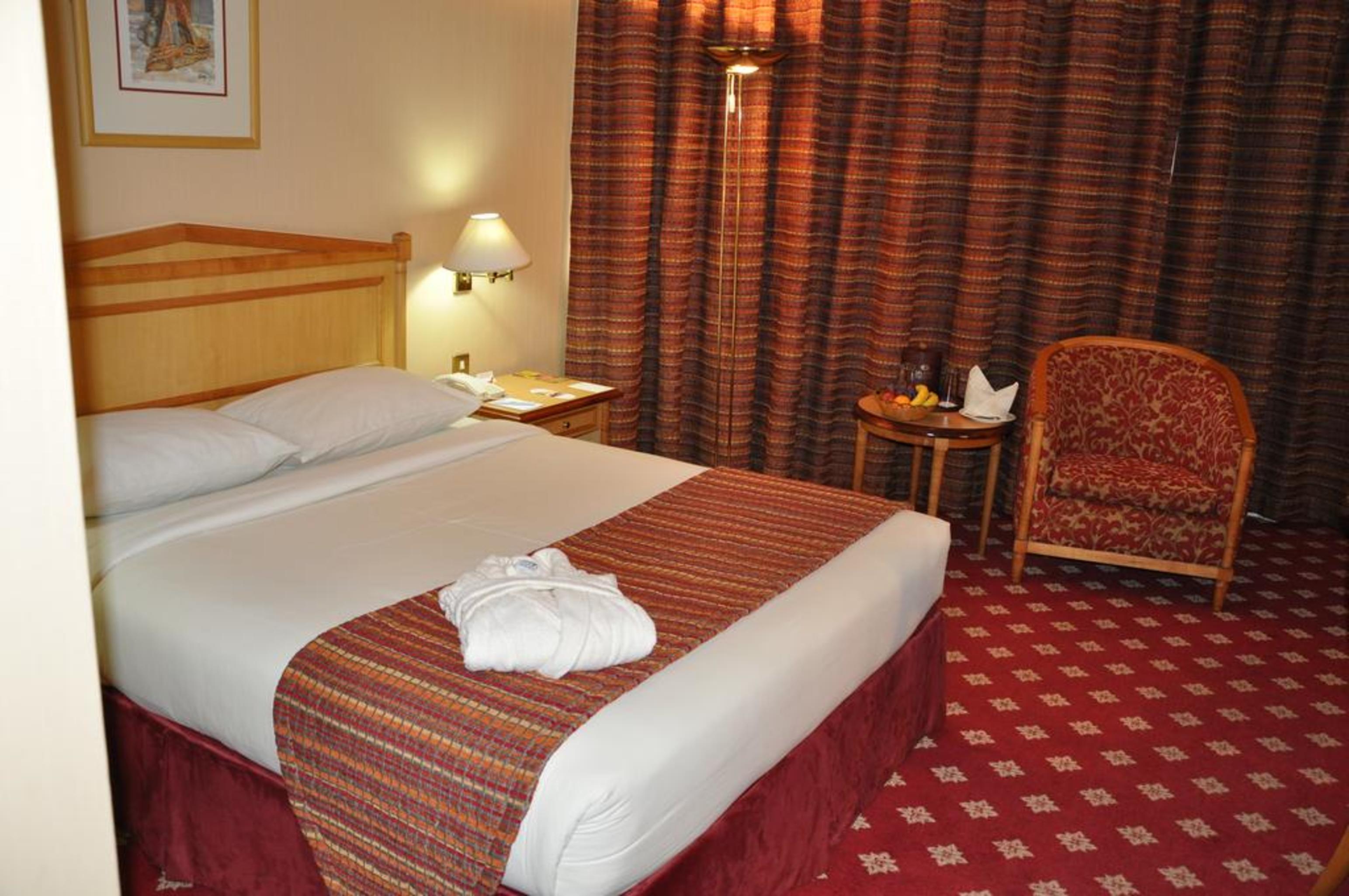 Grand Continental Hotel Абу Даби Екстериор снимка