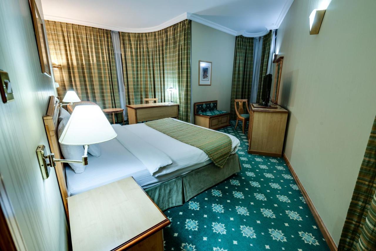 Grand Continental Hotel Абу Даби Екстериор снимка