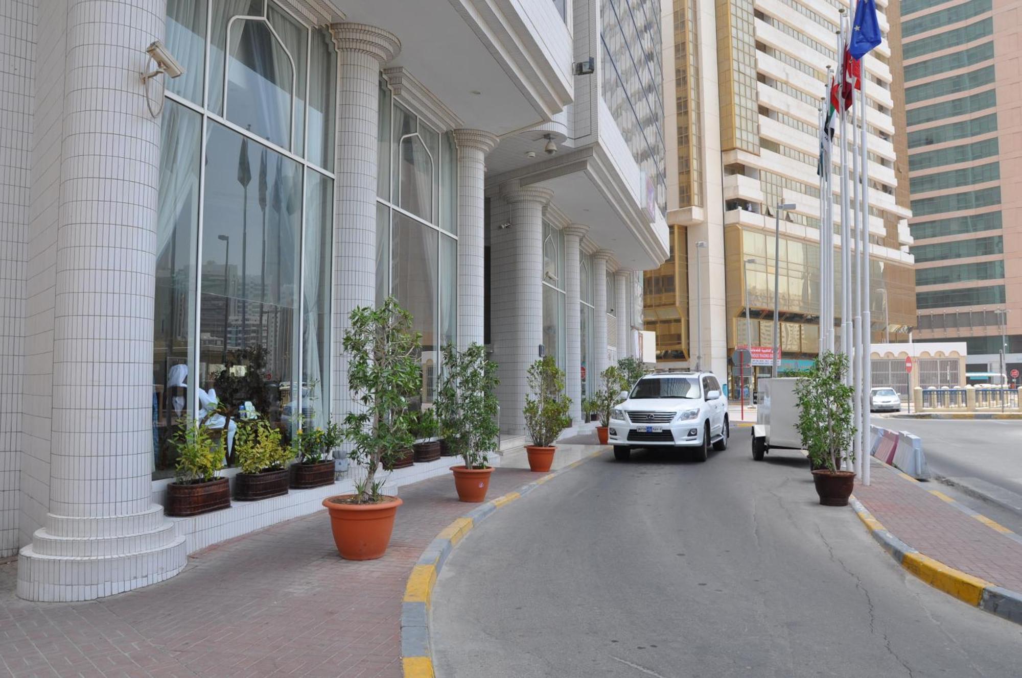 Grand Continental Hotel Абу Даби Екстериор снимка